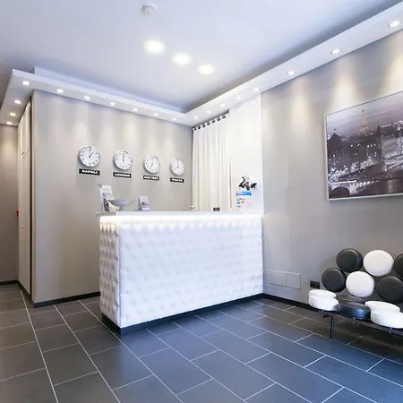 Fly Boutique Hotel 3*