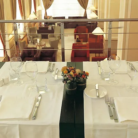Otel Renaissance Mediterraneo Napoli