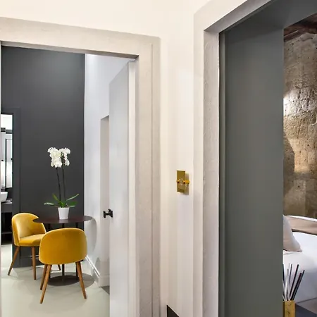 Artemisia Domus - Centro Storico 2*