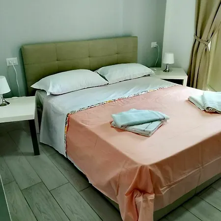 Neapolis Center Bed and breakfast 2*
