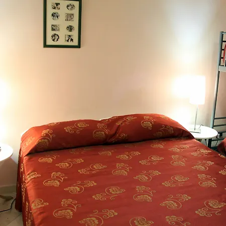 Bed & Breakfast Cinquestelle Naples