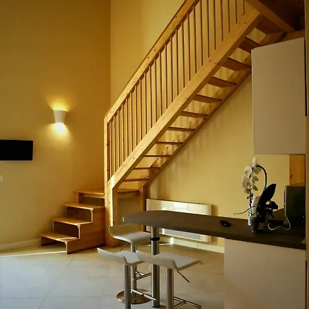 בית הארחה Maison Des Fleurs 3*