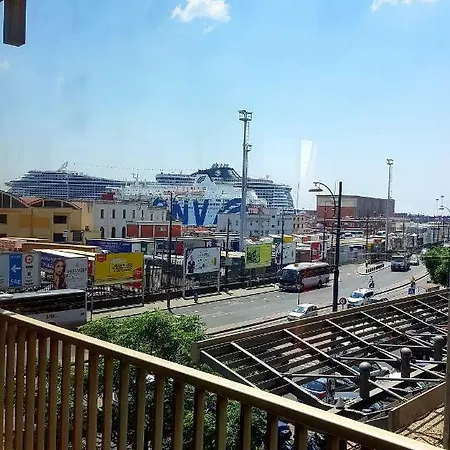 Marina Resart & * Naples