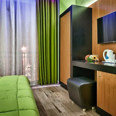 Hotel Angioino & 3*