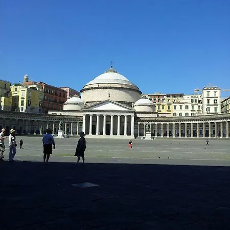 Edoardo Al Plebiscito * Napels