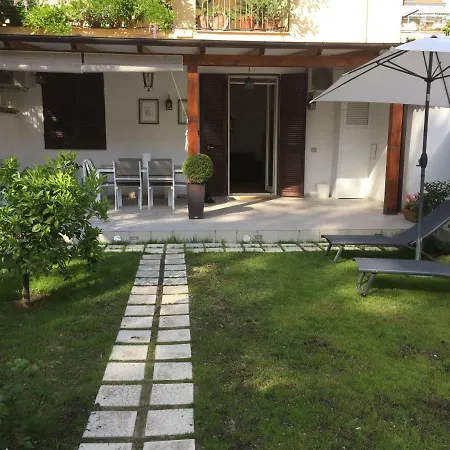 Casa Degli Aranci Apartment *