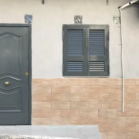 Garibaldi 6 * Naples