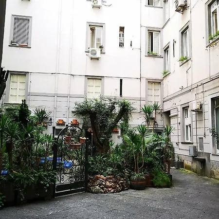 Pantarei Neapel