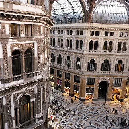 Domus Sibyllina, Galleria Umberto I Konukevi Napoli