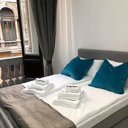 Lav Апартаменты *