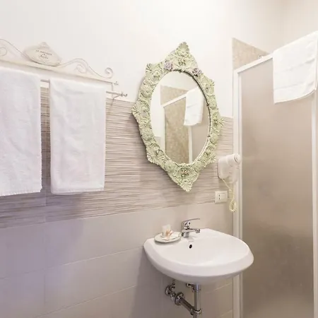 La Maison Romantique Bed and breakfast *