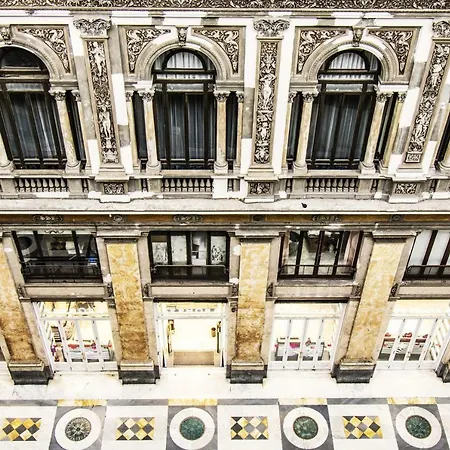 Domus Sibyllina, Galleria Umberto I Konukevi Napoli