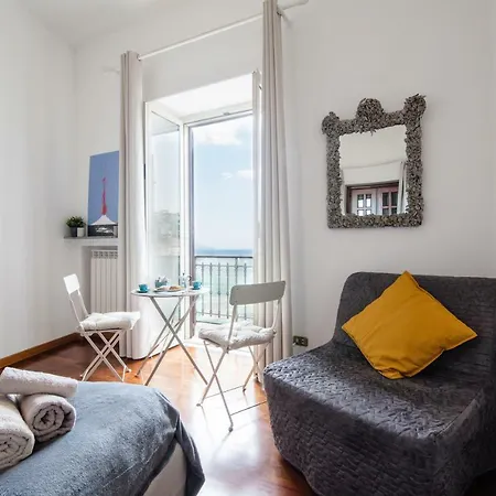 Napolicentro Mare - Sea View & Bed & Breakfast 2*