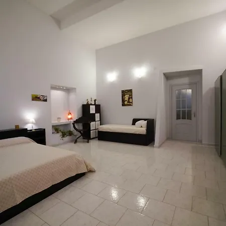 Casa Del Balzo * Naples