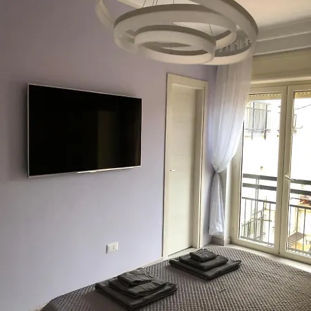 Easyhomeinnaples Guest house