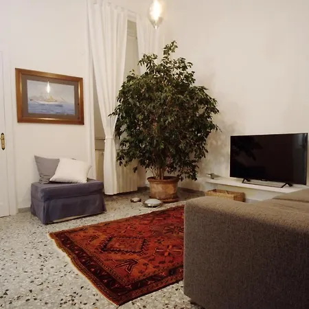 Red Baron House Apartment *