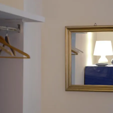 Red Baron House Apartment