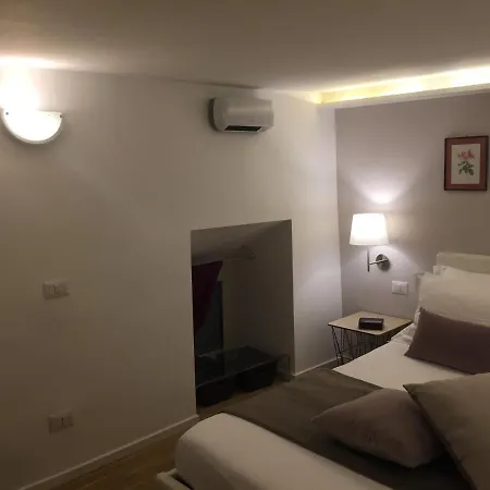 Casa Degli Aranci * Naples