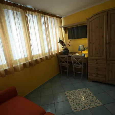 Potenza 3* Naples
