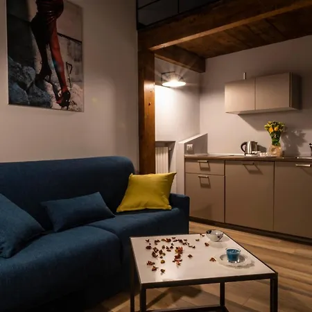 La Nova Flats Naples