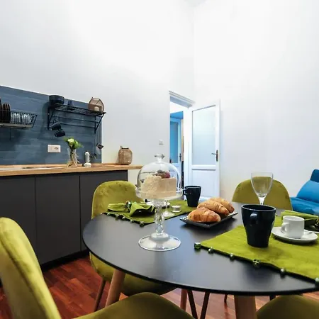 Santa Lucia Essential Apartment