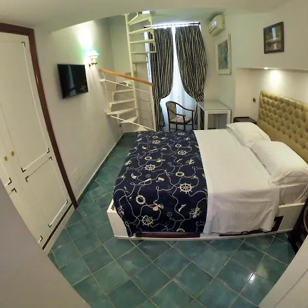 Ausonia Hotel 2*